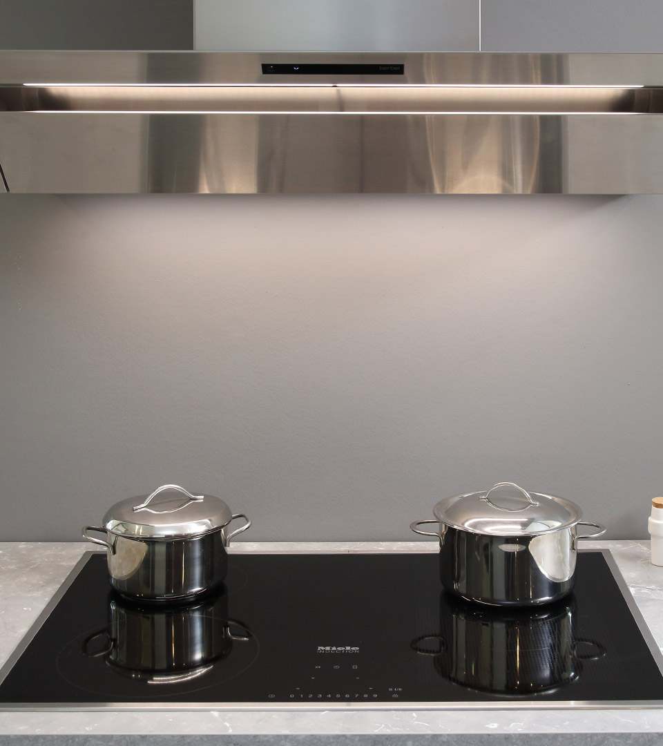 Cerenkochfeld mit Edelstahlabzug